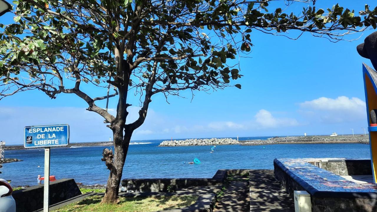 Apartamento Le Voyageur A 1 Mn Du Chu Sud Terre-Sainte, Saint-Pierre Exterior foto